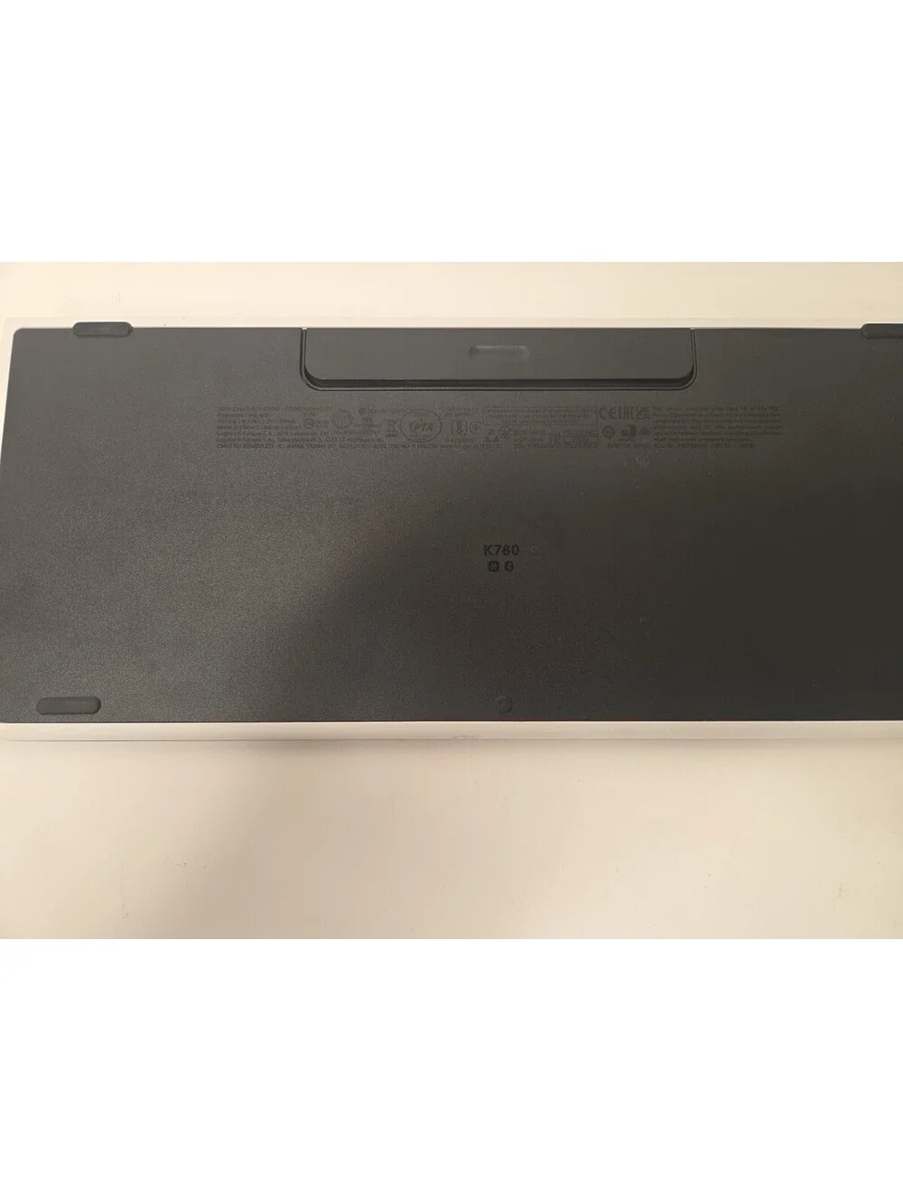 Logitech K780 Multi-Device Wireless Bluetooth Keyboard PC Phone Tablet w Dongle